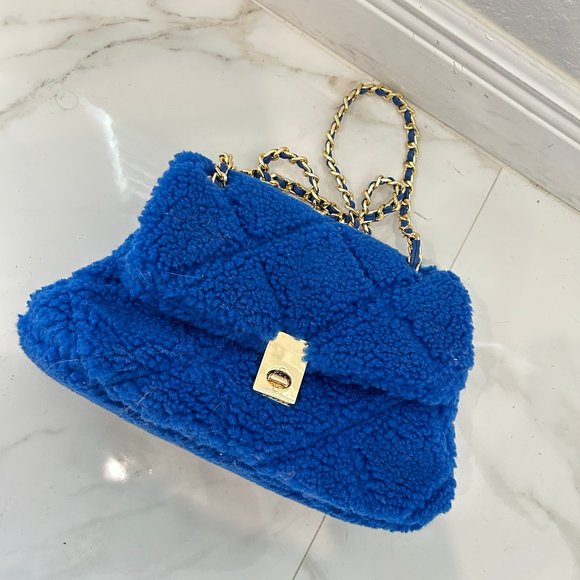 NWT JustFab - Blue/Gold Quilted Sherpa Bag - Picture 2 of 6